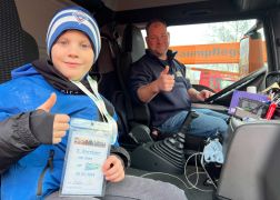 Lkw Fahrer Ueberraschten Krebskranke Kinder In Jena 08